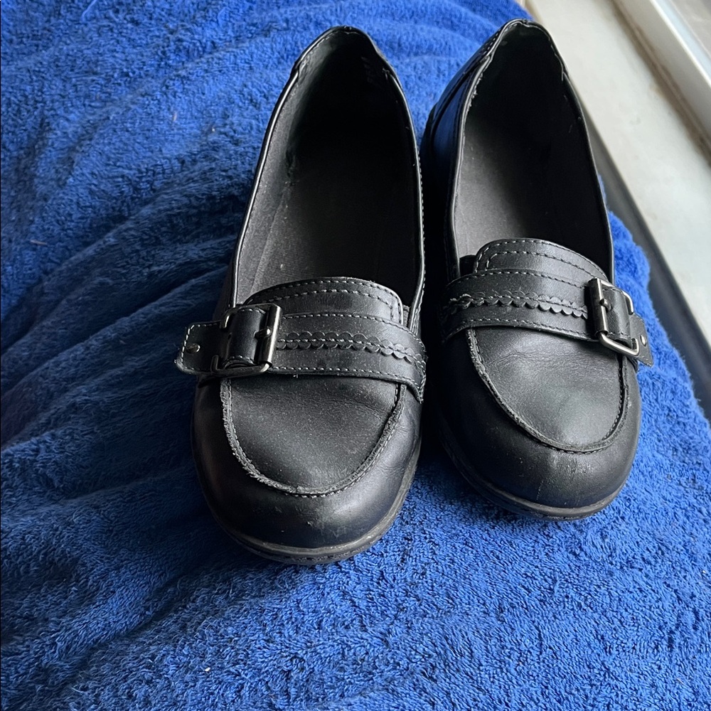 Clark’s Classic Black Loafers for Women